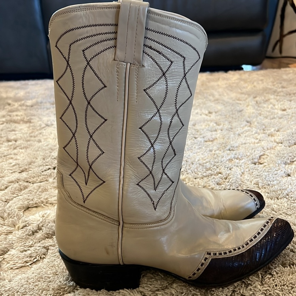 Gently used handmade in Mexico boots, size 290 - Picture 3 of 6